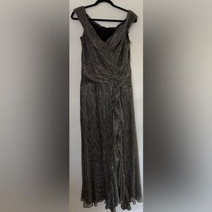 Xscape Off-Shoulder Style Metallic Silver and Black Formal Maxi Dress Size 12